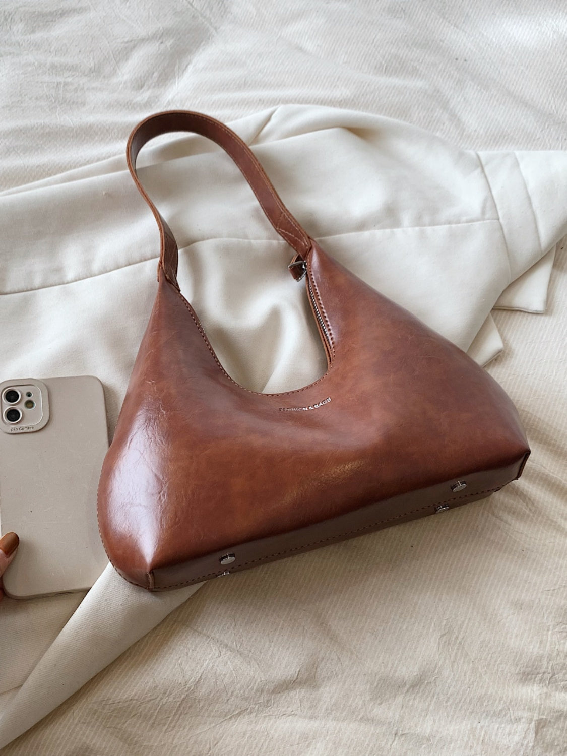 Form Schultertasche