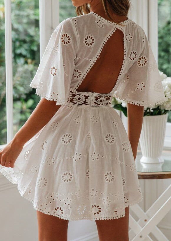 Robe en coton brodé