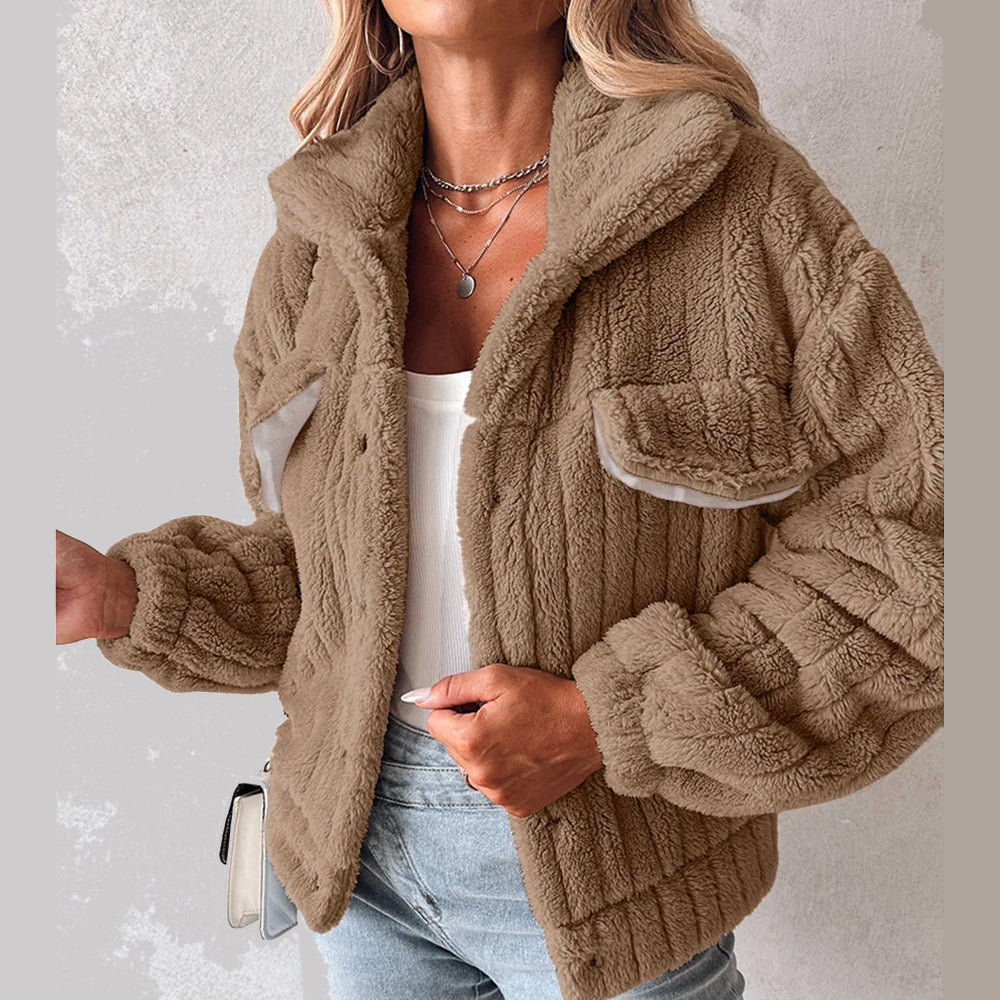 Dana™ l Manteau en peluche rabattu avec fermeture boutonnée et col