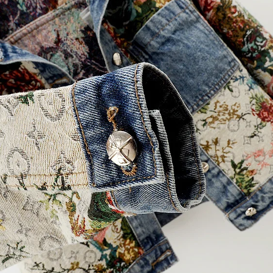 Veste en jean à fleurs