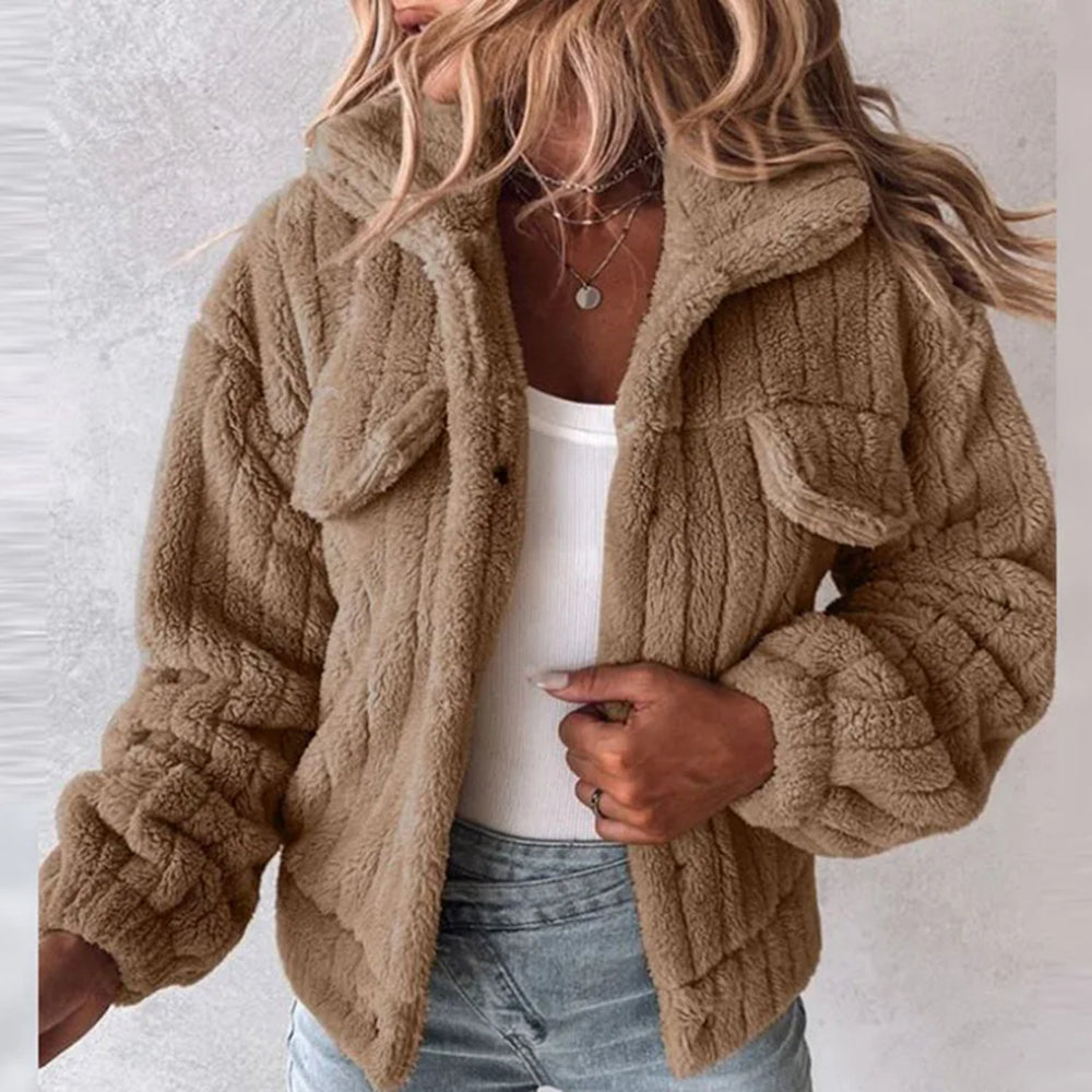 Dana™ l Manteau en peluche rabattu avec fermeture boutonnée et col