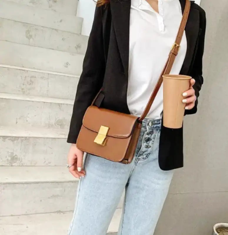 Kleine quadratische Schulterhandtasche