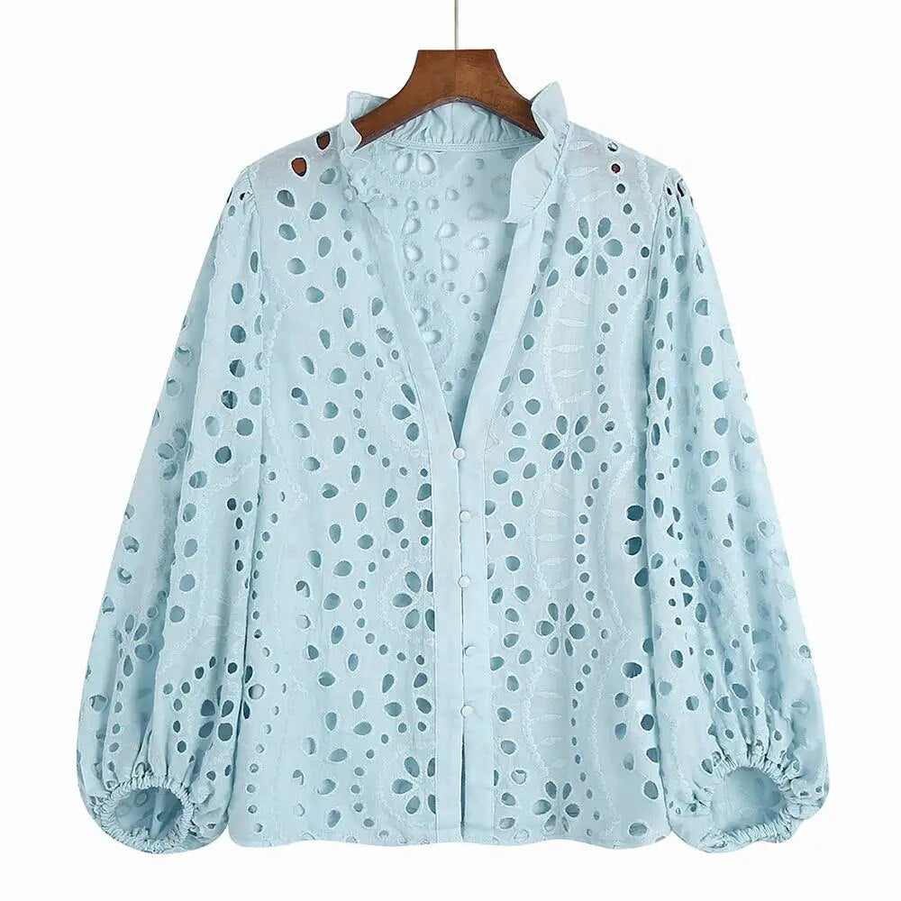 Blouse femme avec découpes