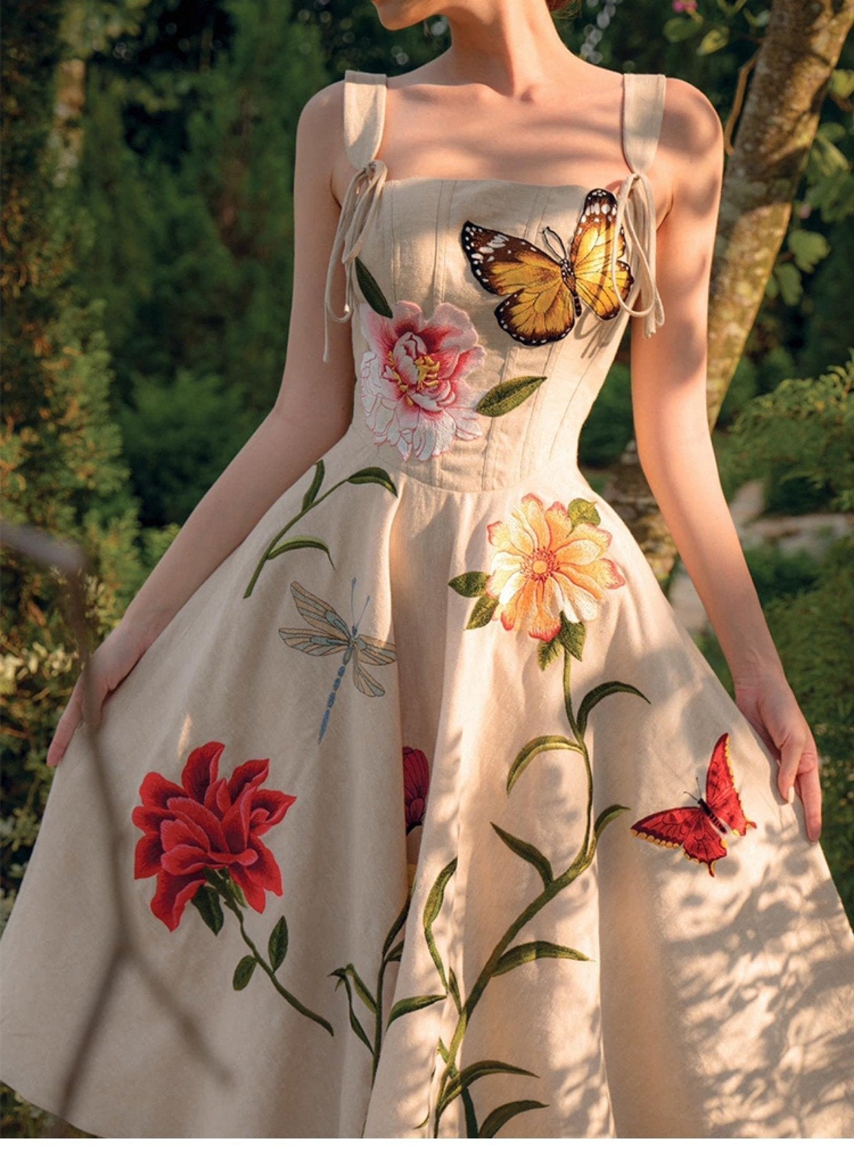 Robe à lanières de jonquilles