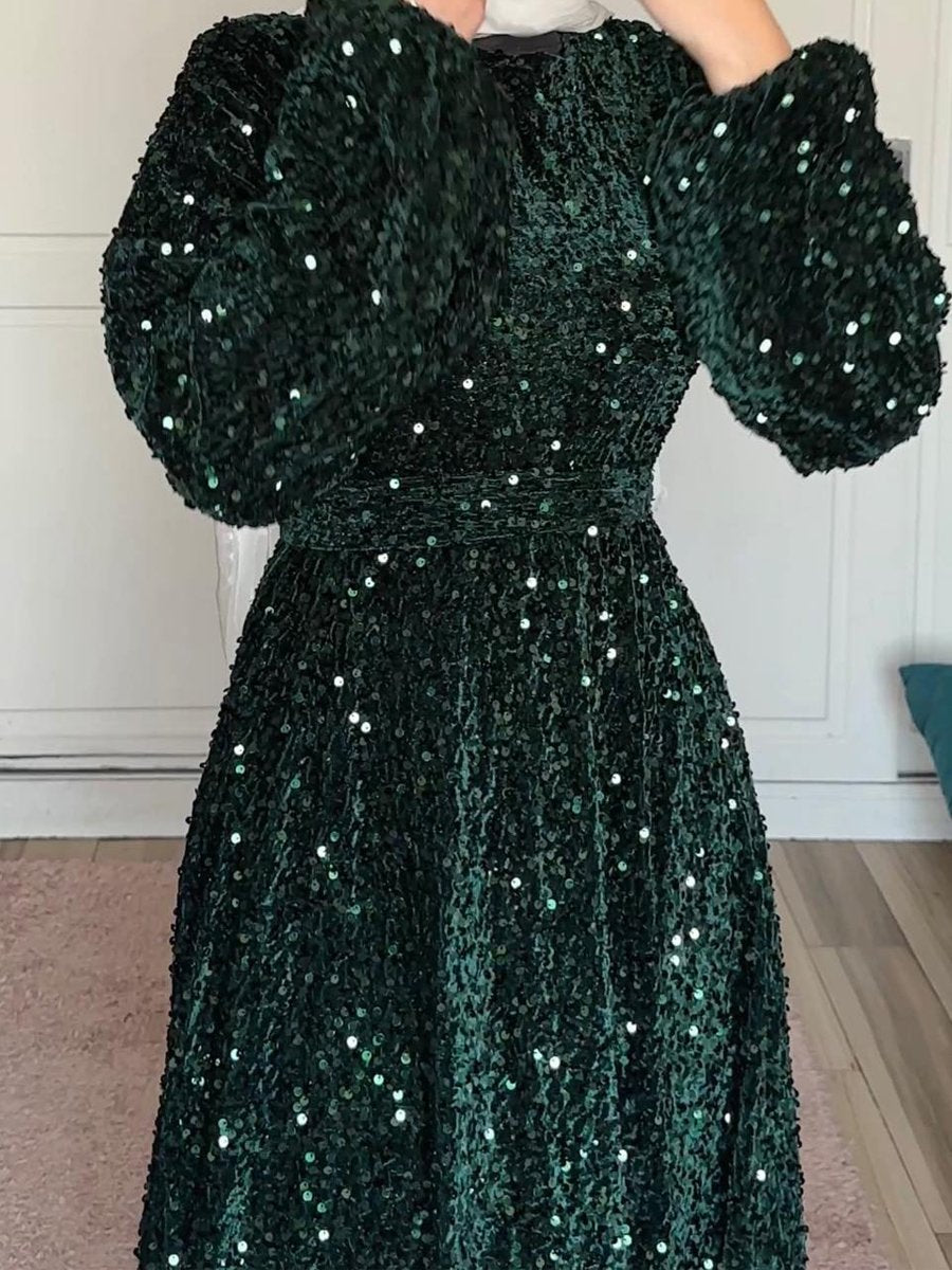 Robe à paillettes à manches longues et col rond