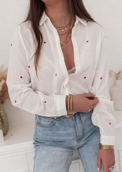 Blouse tendance avec petits cœurs