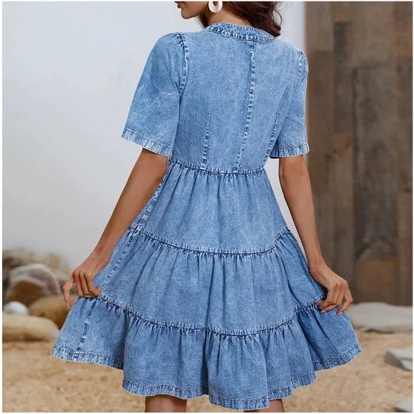 Mini-robe en chambray à volants et boutonnée en denim