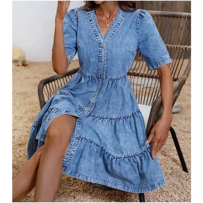 Mini-robe en chambray à volants et boutonnée en denim