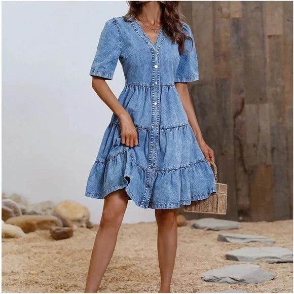 Mini-robe en chambray à volants et boutonnée en denim