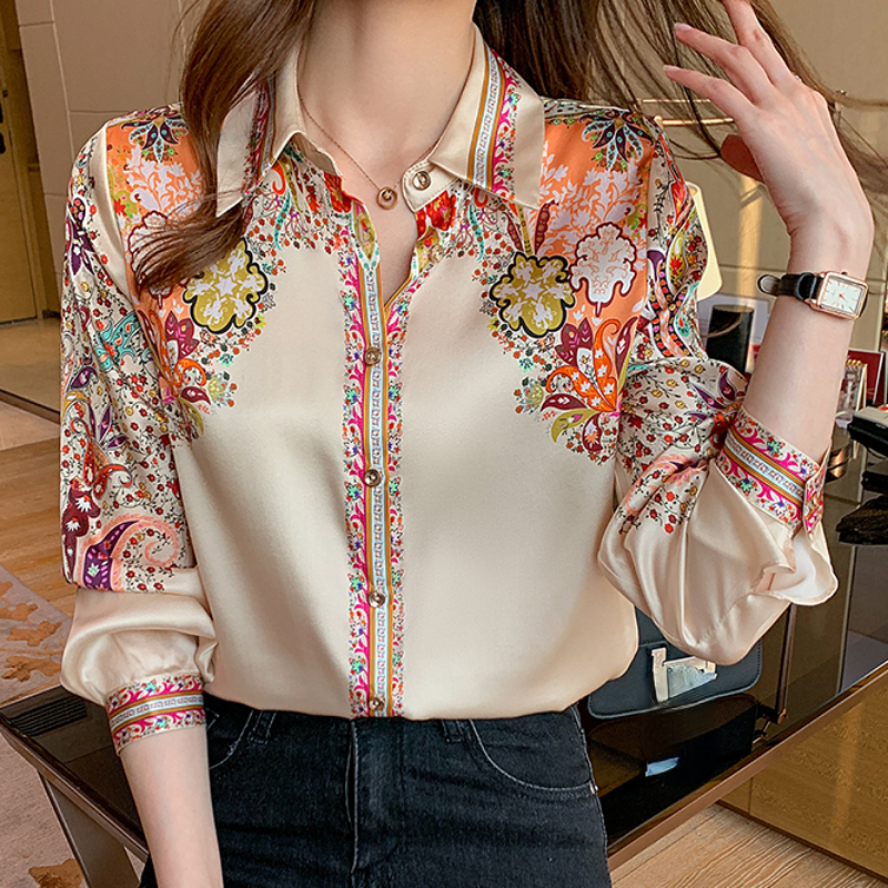 Blouse en satin avec motif floral