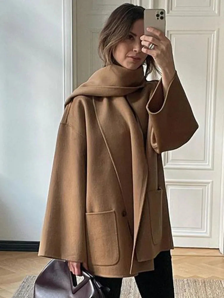 Crêpes | Manteau couleur camel avec écharpe