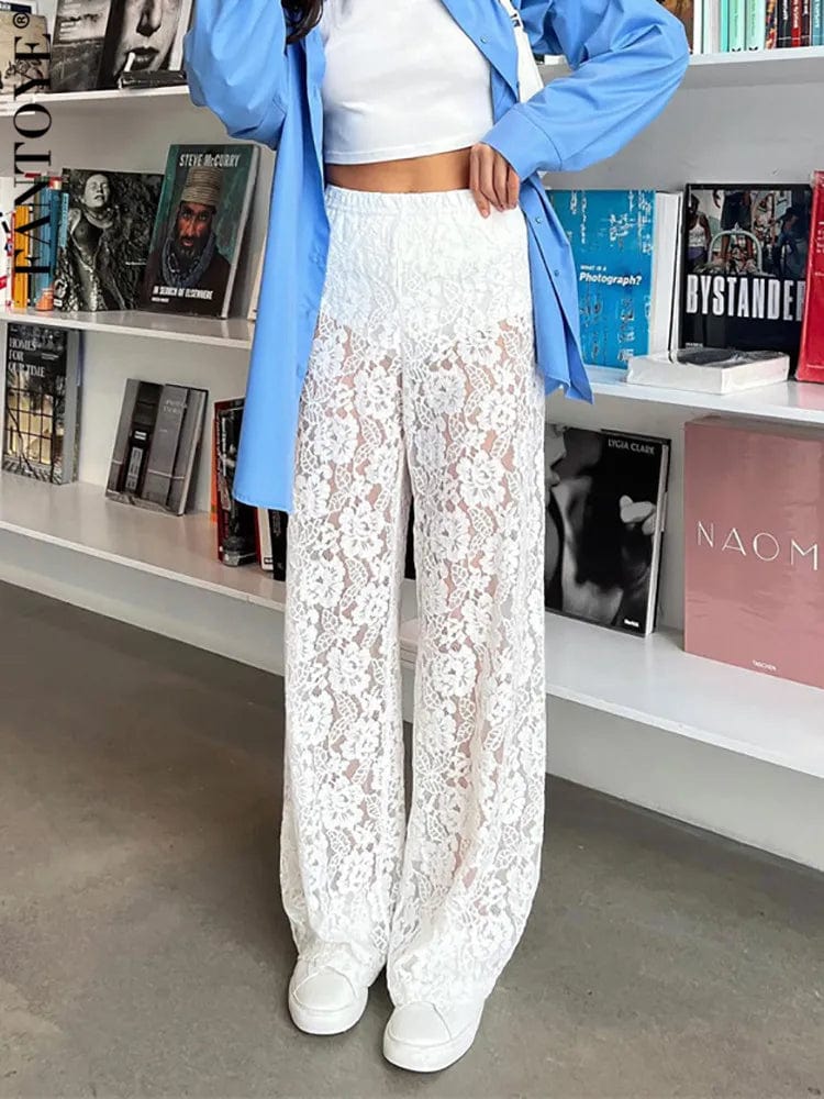 Pantalon en dentelle Cripes Margot en blanc et noir