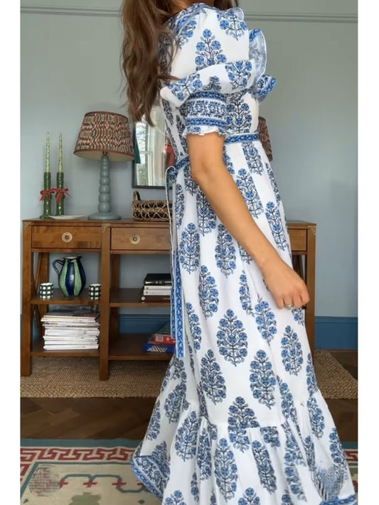 Robe d'été bleue imprimée