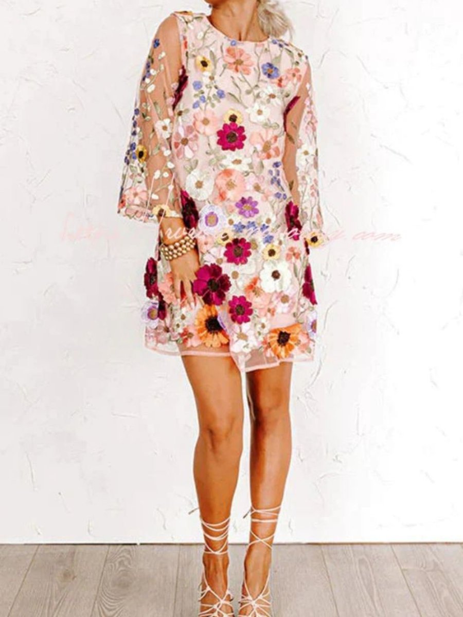 Robe courte hipster à fleurs en trois dimensions