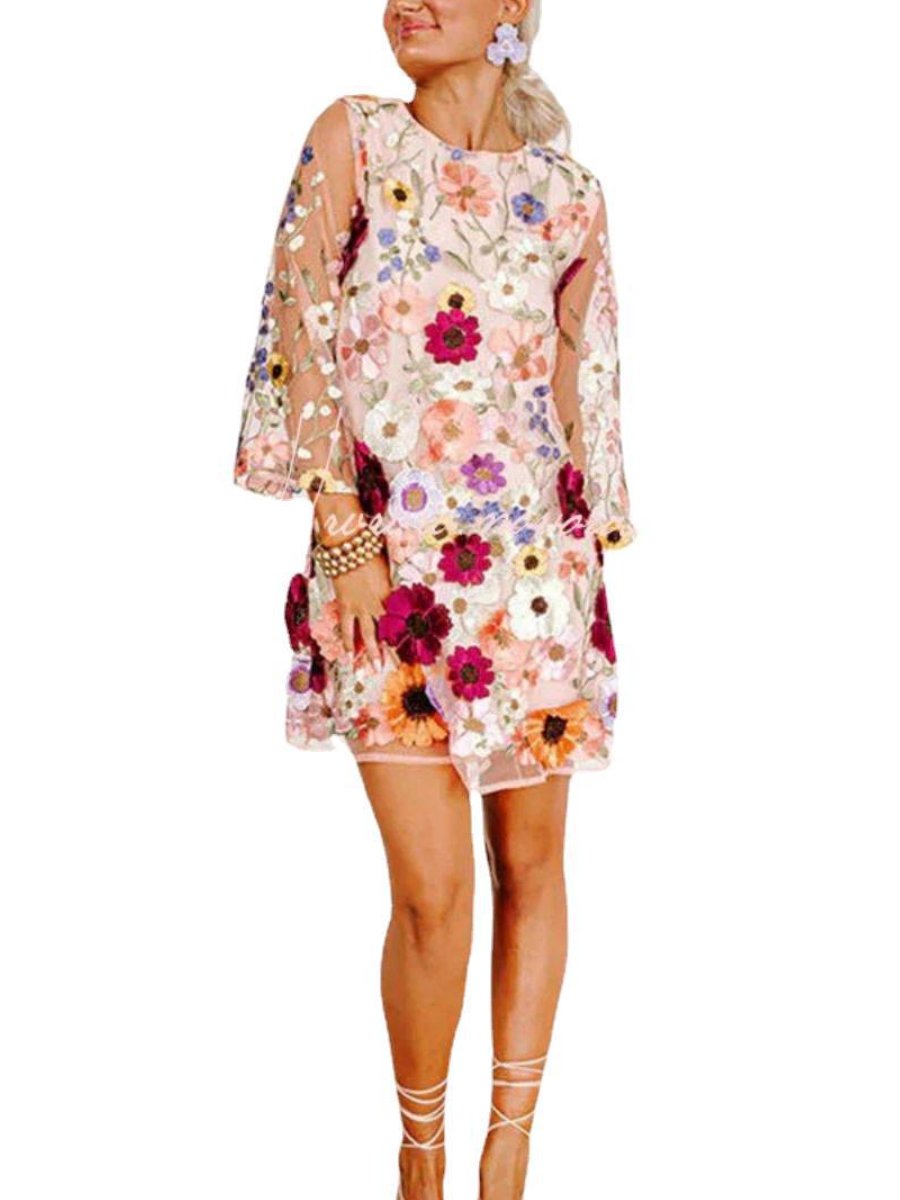 Robe courte hipster à fleurs en trois dimensions