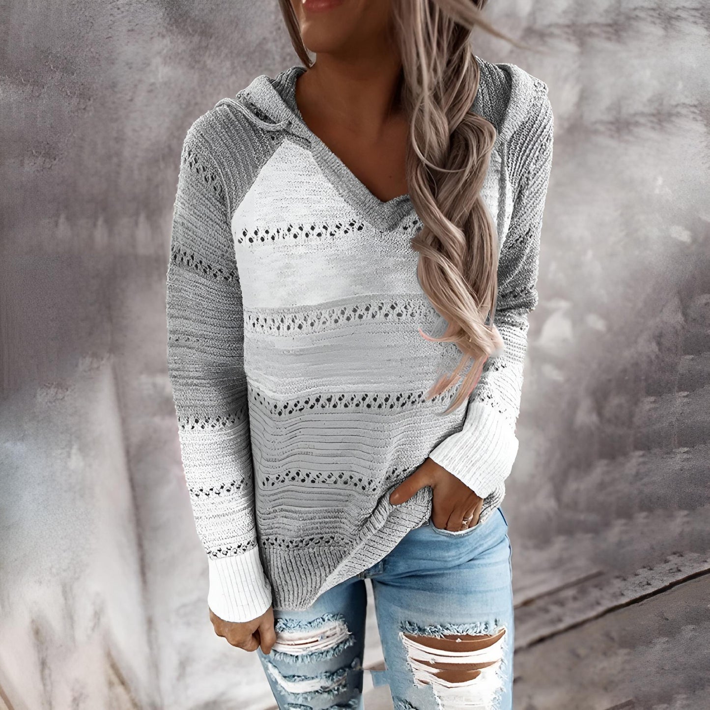 MAGALIE - PULL À RAYURES ET SWEAT À CAPUCHE