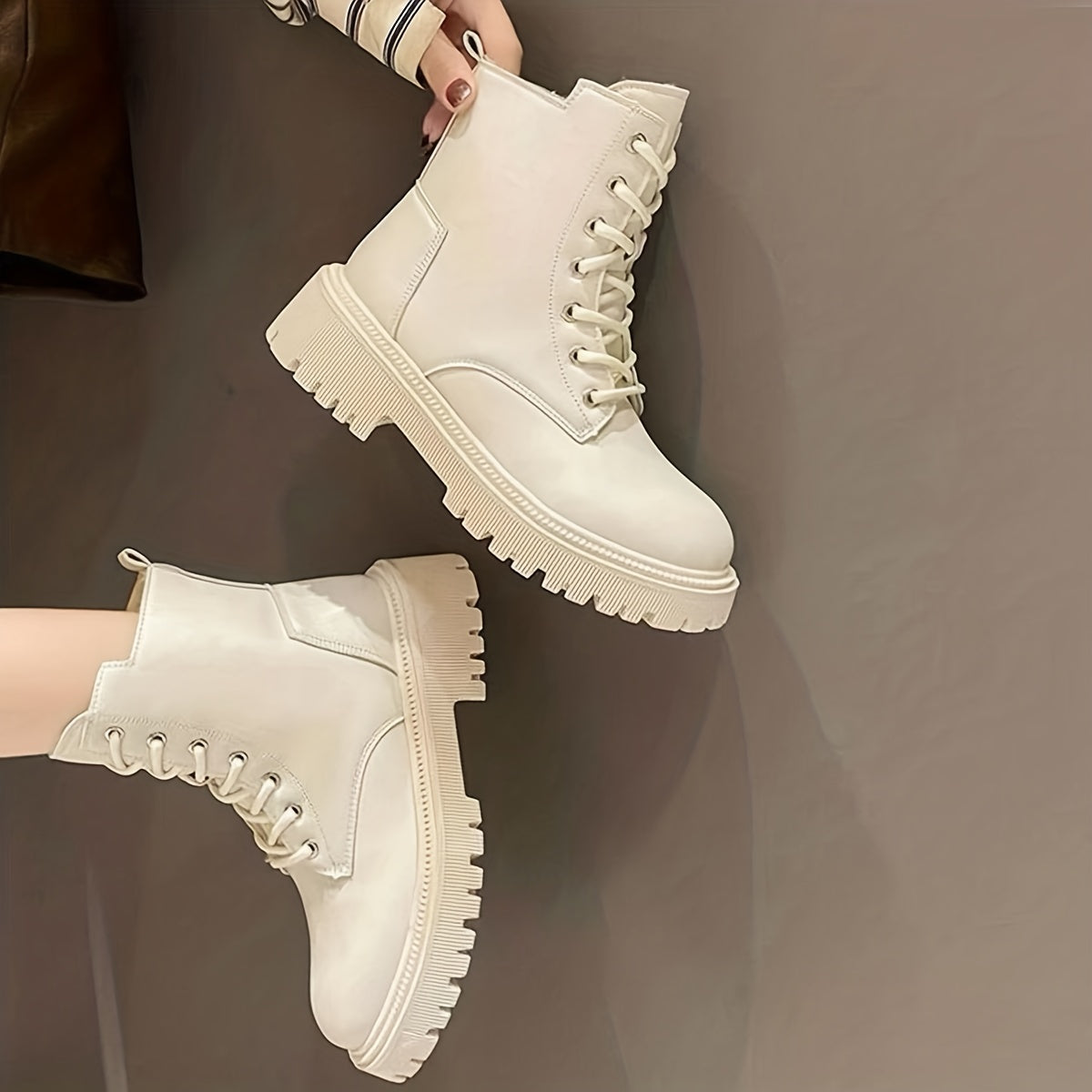 Veala | Trendy Dames Winter Combat Boots | IJzige Elegantie