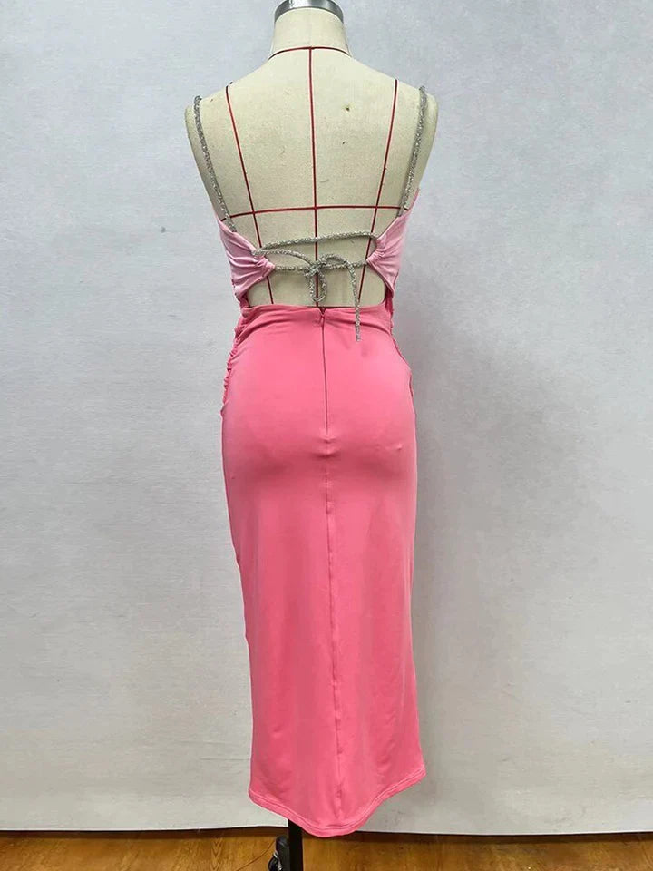 Valeria | DAMES MOUWLOZE JURK MET HOGE TAILLE EN UITGESNEDEN DETAILS