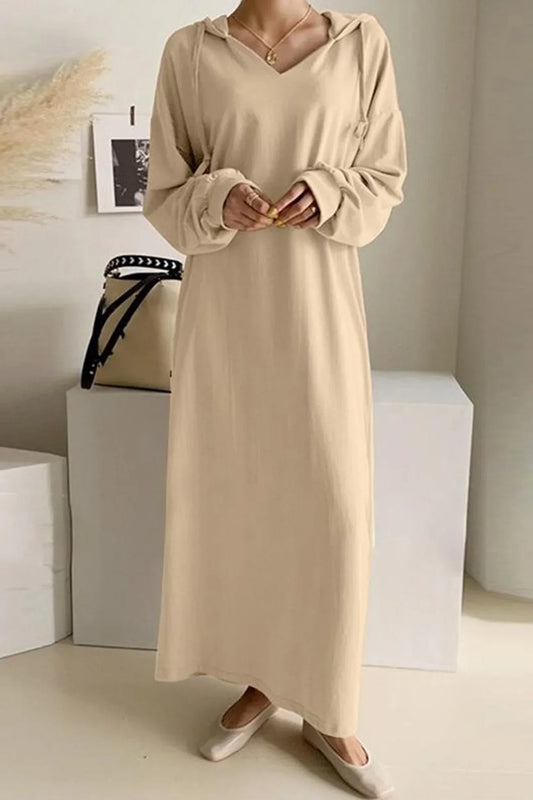 Robe avec capuche et cordon de serrage avec décolleté en V