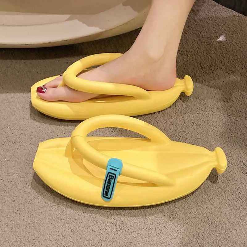 SoleMusa™ Viral Banana teenslipper