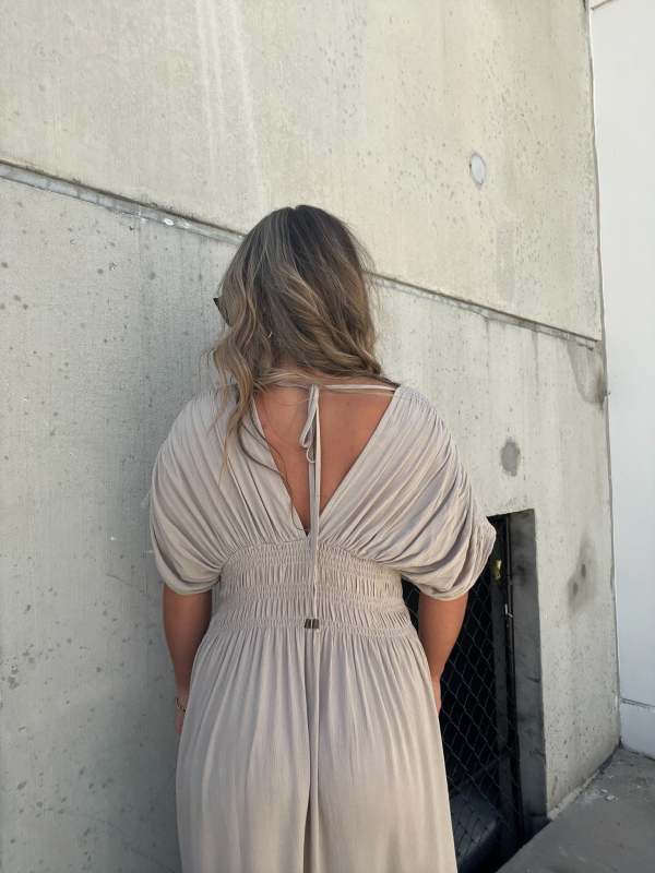 Robe longue à col en V