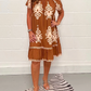 Robe à encolure carrée avec impression géométrique et multi-impression
